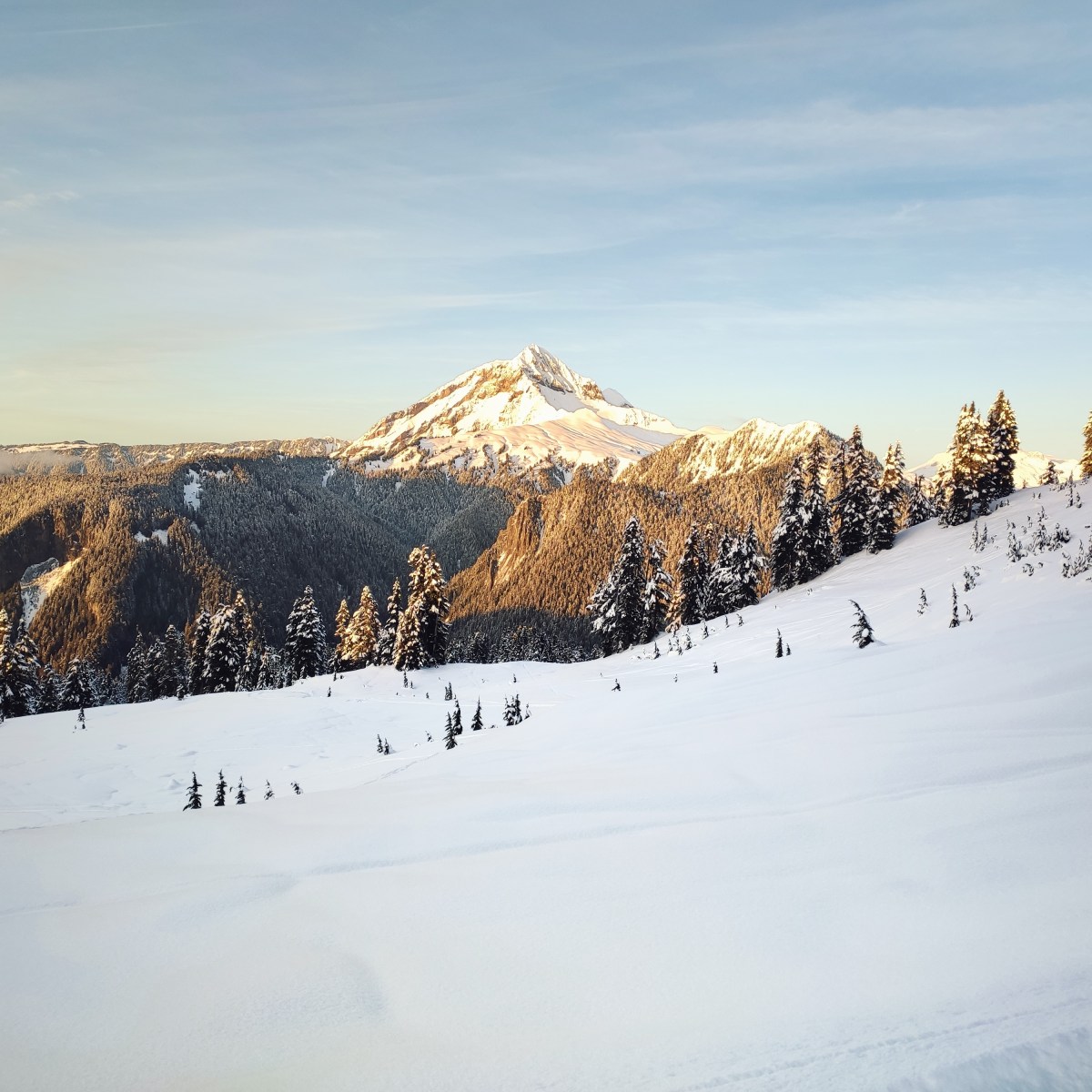 Snowshoeing and Winter Camping in Elfin&nbsp;Lakes
